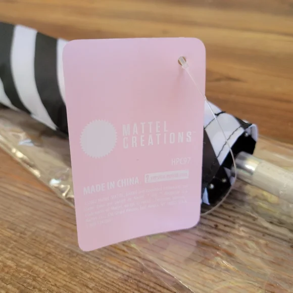 Barbie x Mark Ryden Umbrella - Picture 4 of 5